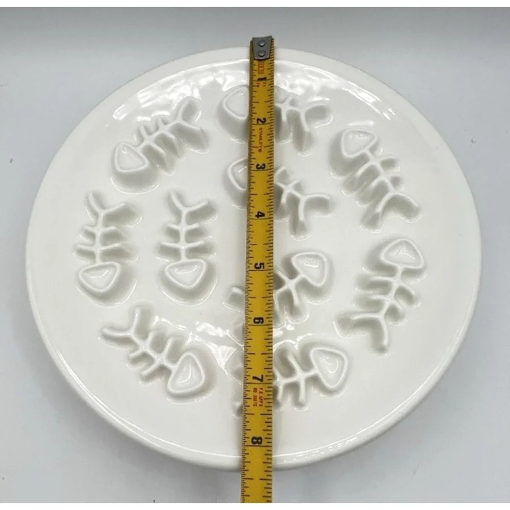 Slow Feeder Puzzle White Ceramic w/ Wood Stand Cat Dog Fish Design 8.25